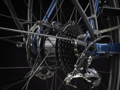 Trek FX+ 2 Stagger L Satin Mulsanne Blue Produktbild 3