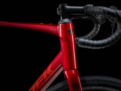 Trek Domane AL 2 61 Crimson to Dark Carmine Fade Produktbild 3