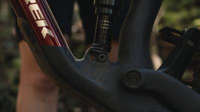 Trek Top Fuel 9.8 GX AXS M Matte Dark Web Produktbild 7