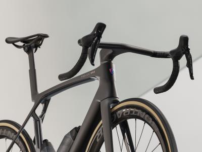 Trek Madone SLR 9 ML Matte Carbon Smoke/Prismatic Pearl Produktbild 4