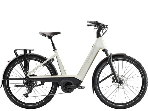 Trek Charter+ 4 R9 540 LS M Lunar Silver
